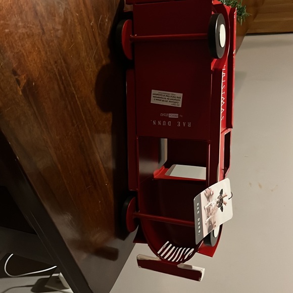 Rae Dunn Tin MERRY CHRISTMAS truck - Picture 7 of 7